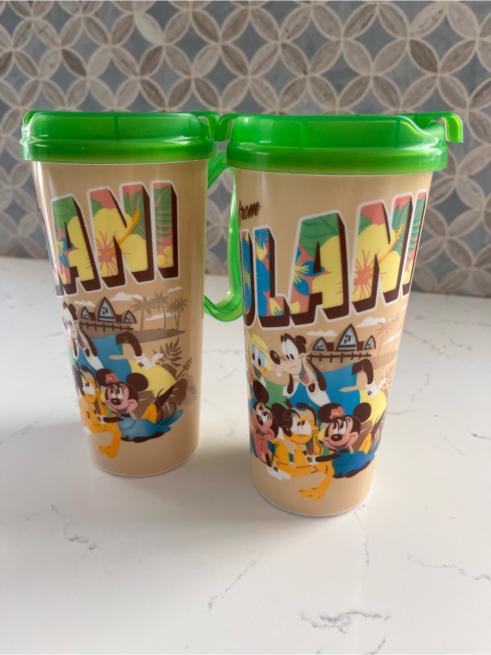 Set of 2 Disney Aulani Resort Mugs 16 oz. EUC